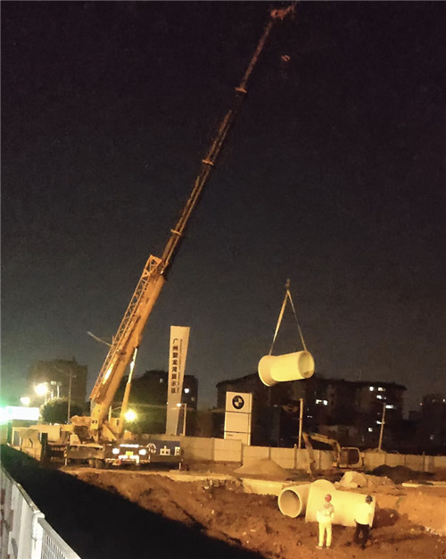 北林区“弯臂矫正”—— 吊车的 “形变补偿” 技术