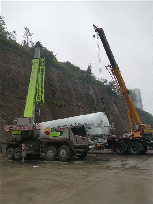 北林区“不怕风雨冻”—— 吊车的 “恶劣环境适应” 技术